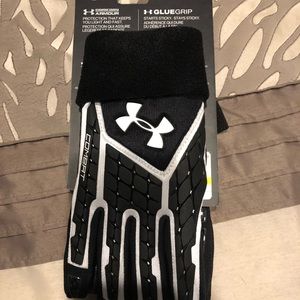 Under Armour padded lineman gloves